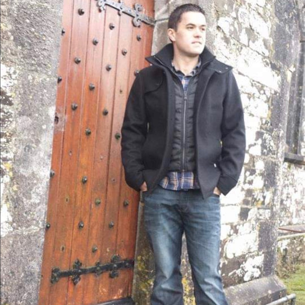 Like-New Men’s Wool Peacoat